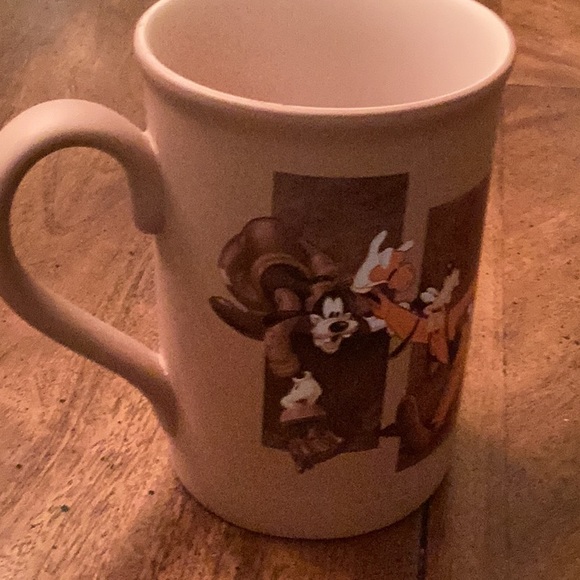 GOOFY Disney mug, Walt Disney world about 3 X4.5” like new! - Picture 3 of 5